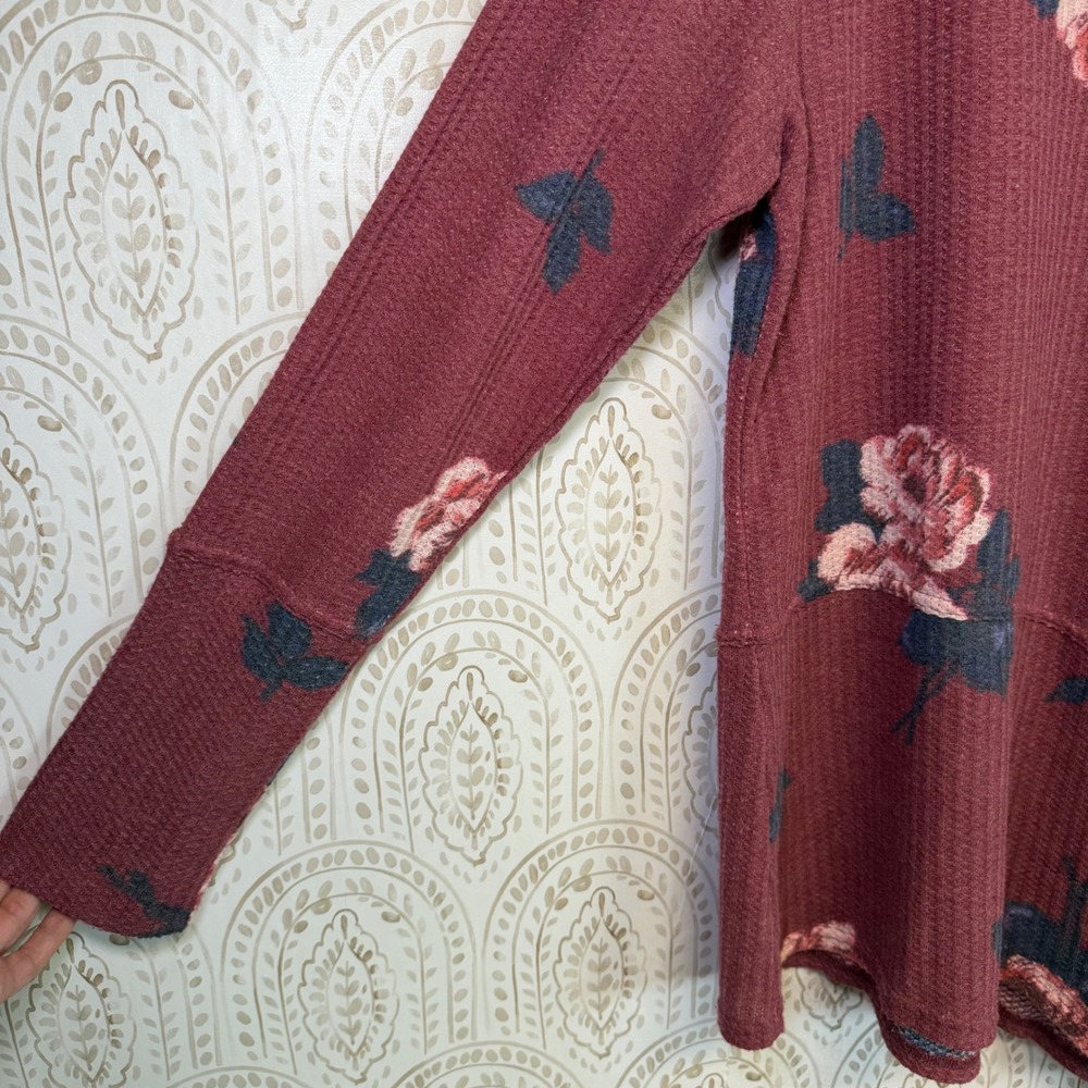 Maurices 24/7 Burgundy Floral Waffle Knit Tunic Top XXL Long Sleeve Asymmetrical - Picture 4 of 7
